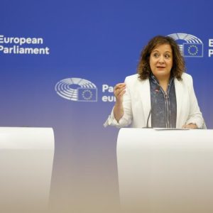 Socialiștii și conservatorii europeni pun condiții opuse pentru rezoluția privind Ceuta și responsabilitatea guvernului Sánchez em360