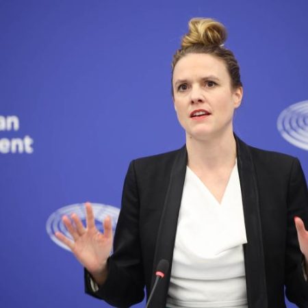 Verzii cer un plan european împotriva caniculei cu protecție pentru clădiri și lucrători și un calendar de renunțare la combustibilii fosili em360