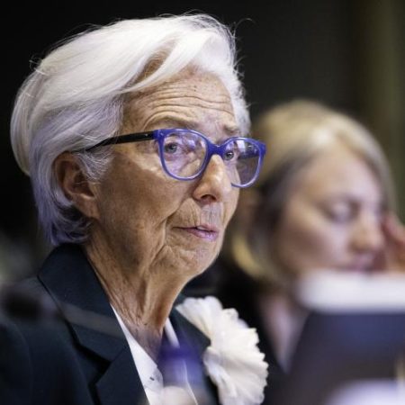 Lagarde spune că scumpirea energiei ține inflația ridicată iar BCE păstrează un răspuns măsurat prin dobânzi em360