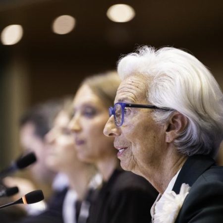 Lagarde spune că IA schimbă deja piața muncii dar efectul asupra locurilor de muncă depinde de modul în care firmele o folosesc em360