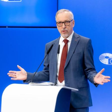 Comisia CULT cere 47,39 miliarde EUR pentru Erasmus+ și reguli care să deschidă programul unui număr mai mare de participanți em360