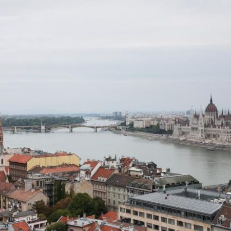 Comisia propune deblocarea a 4,2 miliarde de euro pentru Ungaria și reluarea accesului universităților vizate la Erasmus+ și Orizont Europa em360