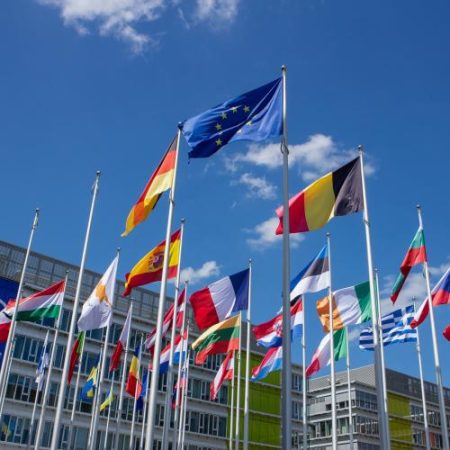 Un studiu ECFR arată că 56% dintre europenii intervievați cred că viitorul Europei este în pericol deși trei sferturi își doresc o Uniune mai puternică em360
