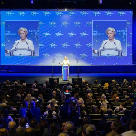 Von der Leyen anunță pentru octombrie cadrul european de reziliență climatică și cere o Uniune a transporturilor em360
