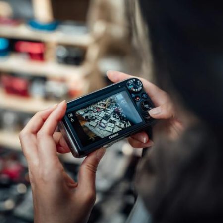 Parchetul European anunță o nouă arestare și sechestre de 3,5 milioane de euro într-o anchetă privind fraude cu TVA la electronice em360