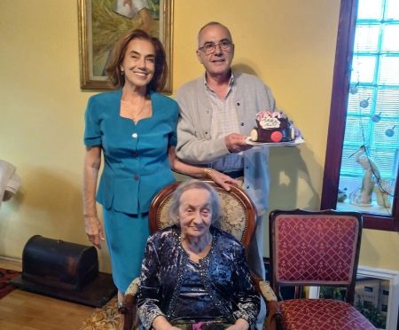 100 de ani! La mulți ani! 100 years old!