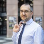 Vlad Voiculescu cere burse Erasmus+ adaptate costurilor reale pentru tinerii din sate și orașe mici