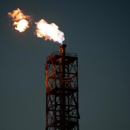 Comisia analizează amânarea cu un an a unor cerințe privind metanul pentru importurile de combustibili fosili em360
