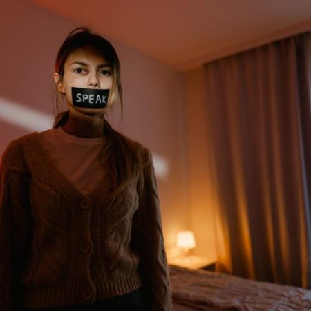 Prevenirea violenței împotriva femeilor rămâne veriga slabă a răspunsului european em360