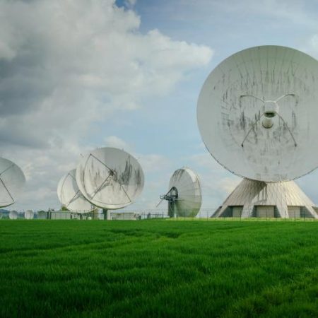 Comisia confirmă negocieri în curs pentru asocierea Ucrainei la GOVSATCOM și pregătește capacități comerciale din 2027 em360
