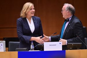 CESE cere ca sprijinul european pentru industria cipurilor să ajungă și la firmele mici