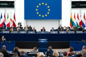România a aprobat votul prin împuternicit pentru eurodeputatele însărcinate sau care au născut recent; aplicarea cere aprobarea tuturor statelor UE