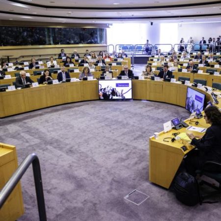 Péter Krekó cere monitorizarea permanentă a operațiunilor de influență după campania electorală din Ungaria em360