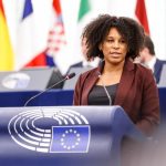 Parlamentul cere ca viitoarele alianțe școlare europene să includă școlile dezavantajate și educația civică