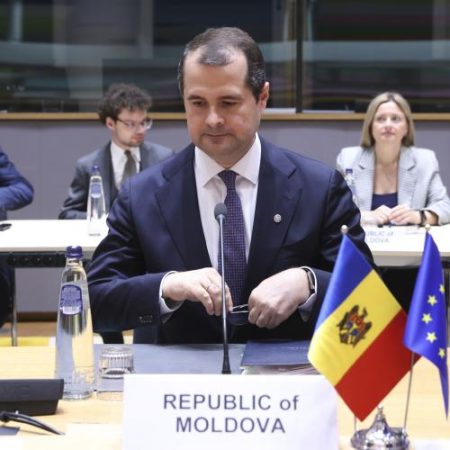 Moldova pregătește listări parțiale ale companiilor de stat și un viitor Pilon II de pensii em360