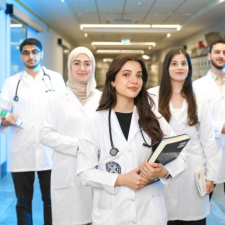 CJUE spune că școlarizarea în Belgia poate exclude aplicarea automată a cotei pentru nerezidenți la studiile medicale em360