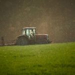 Comisia Europeană aprobă încă 52 de milioane de euro pentru motorina agricolă în Spania Ajutorul poate ajunge la 20 de cenți pe litru