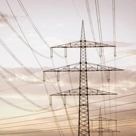 ACER va decide cum se schimbă calculul capacității intrazilnice în regiunea electrică ce include România em360