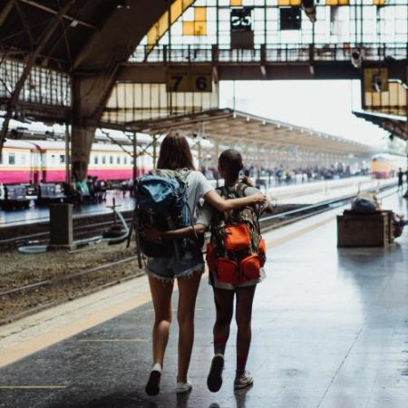 Aproape 41.000 de tineri de 18 ani pot primi permise gratuite pentru a călători prin Europa em360