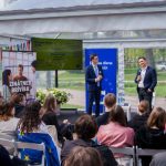 Eurobarometru: 75% dintre tinerii UE participă la activitățile unor organizații, dar numai 33% cred că au aceleași șanse de reușită ca tinerii de acum 30 de ani